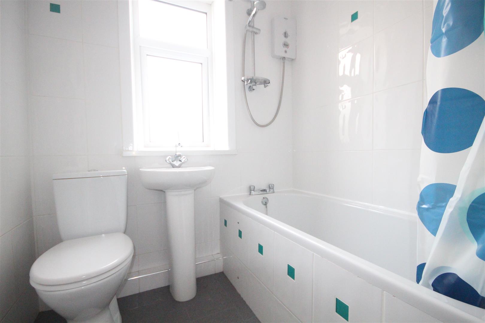 2 bedroom semi-detached house Let Agreed in Brierfield - IMG_7286.jpg